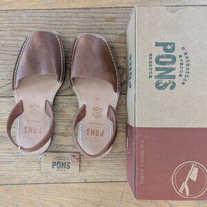 NIB Pons Avarcas CLASSIC STYLE WOMEN Brown Size 7